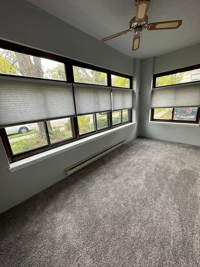 Sun room - 798 Clinton Springs Ave