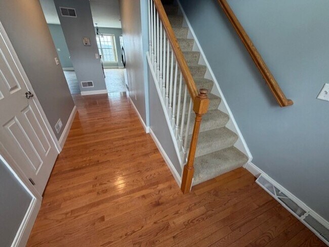 Building Photo - $2,100 townhome for rent Swatara township 3 bed 2.5 baths