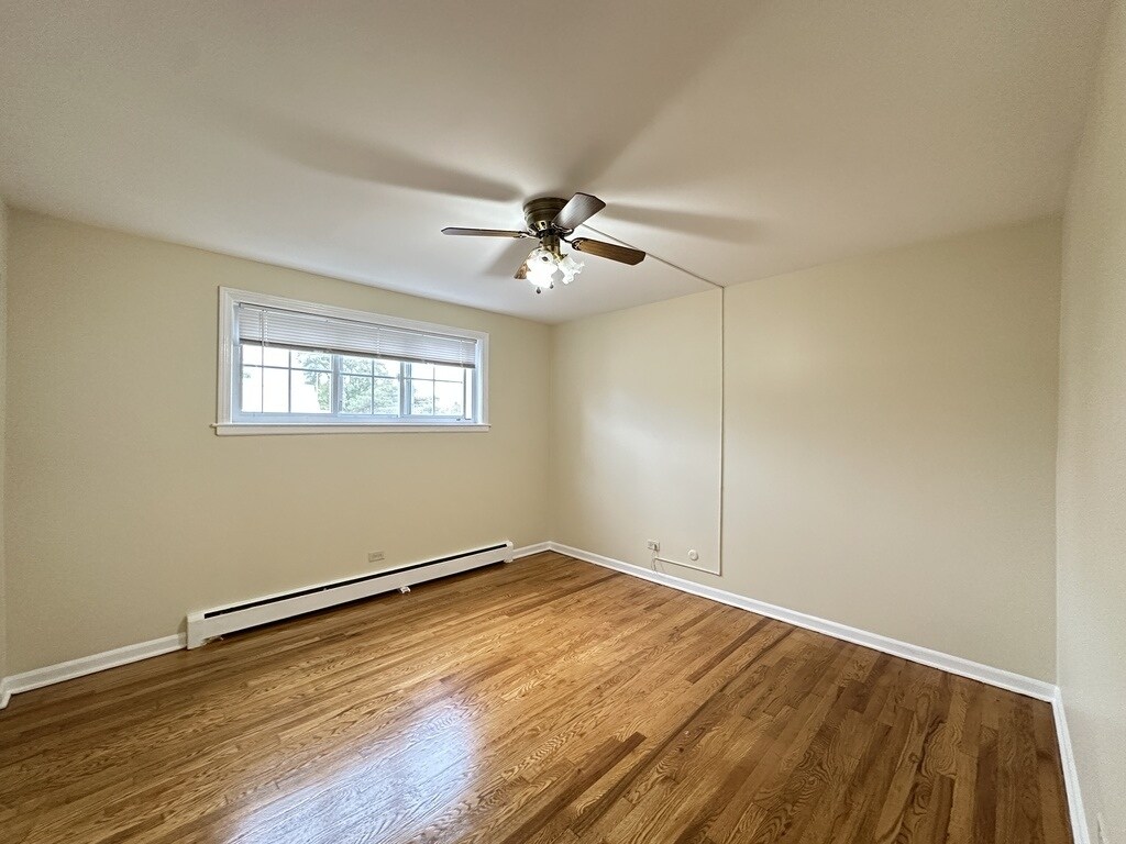 Building Photo - 630 Lincoln Ave