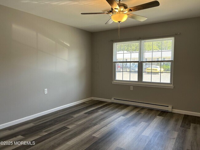 Building Photo - 844 D Inverness Ct-844