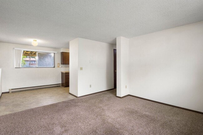 Building Photo - 10512 E Augusta Ave