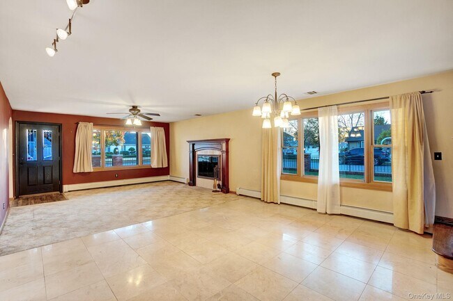 Building Photo - 8 Pearl St