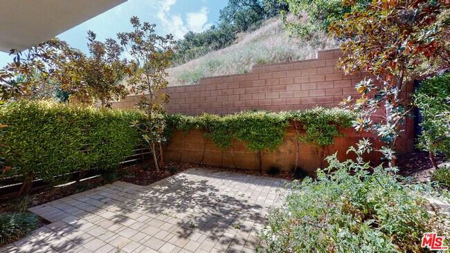 Building Photo - 6752 Gill Way