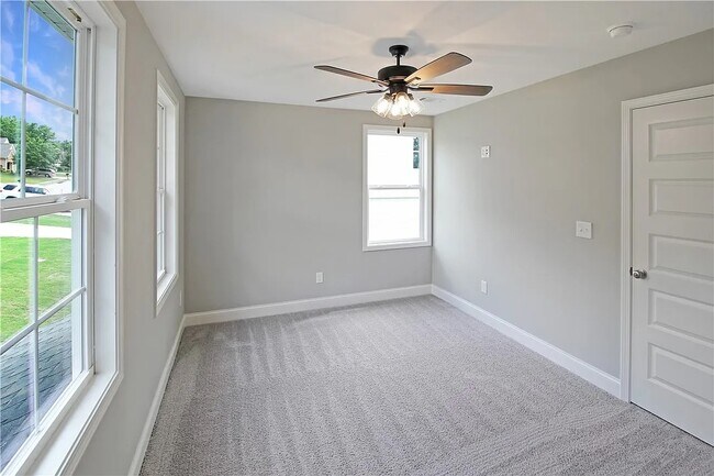 Building Photo - 373 Lightness Dr