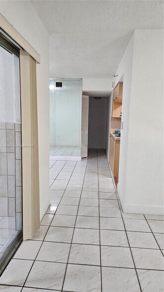 Building Photo - 10641 SW 108th Ave