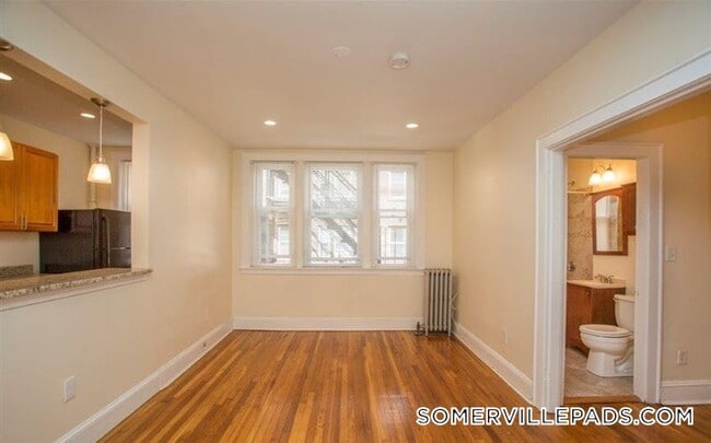 Building Photo - 136 Highland Ave