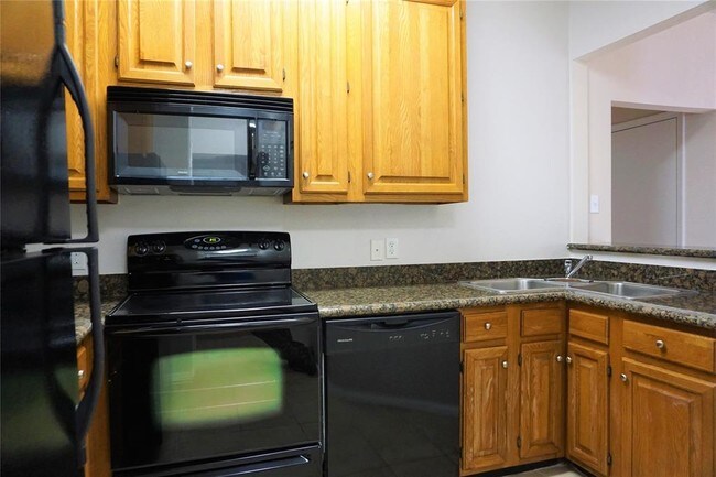 Building Photo - 2207 S Braeswood Blvd