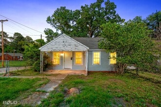 Building Photo - 6101 Fairfield-