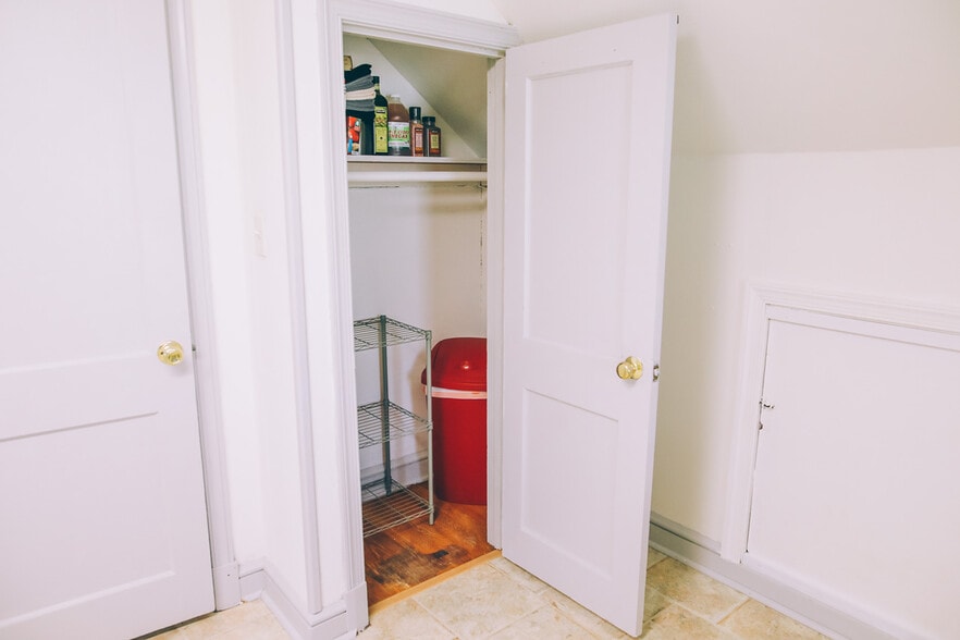 Building Photo - 1111 Rayon St