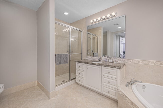 Building Photo - 7 Harbour Isle Dr E