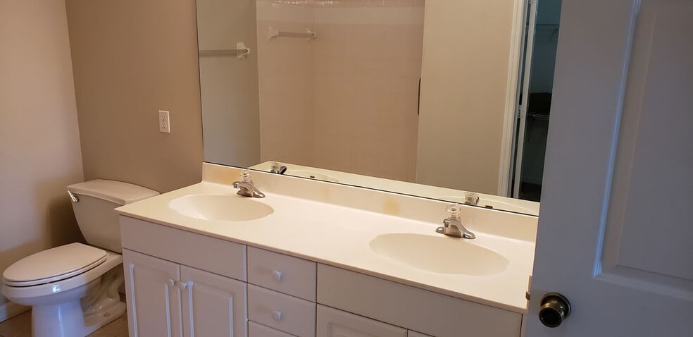 Building Photo - 12330 Notting Hill Ln