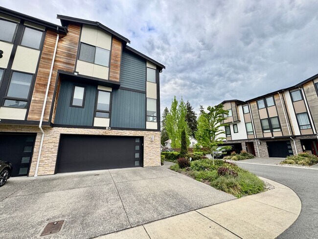 Building Photo - Village Crest Townhome!!!