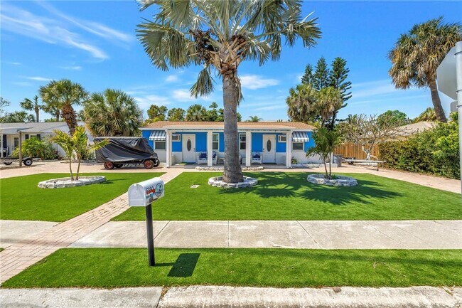 Building Photo - 6892 Gulf Winds Dr