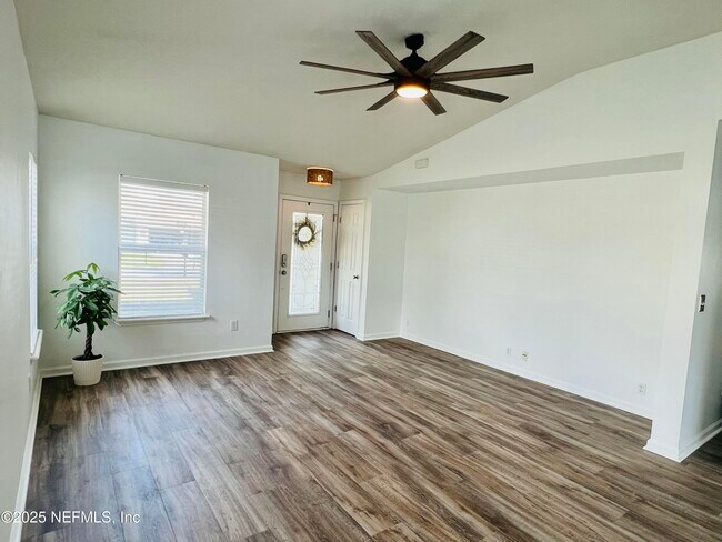 Building Photo - 469 Monet Ave