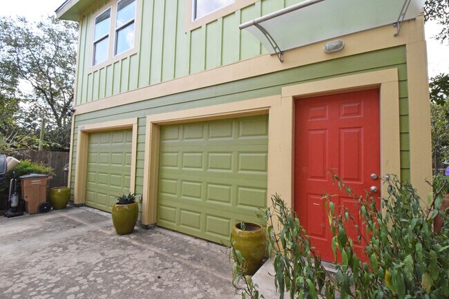 Building Photo - 2102 Greenwood Ave