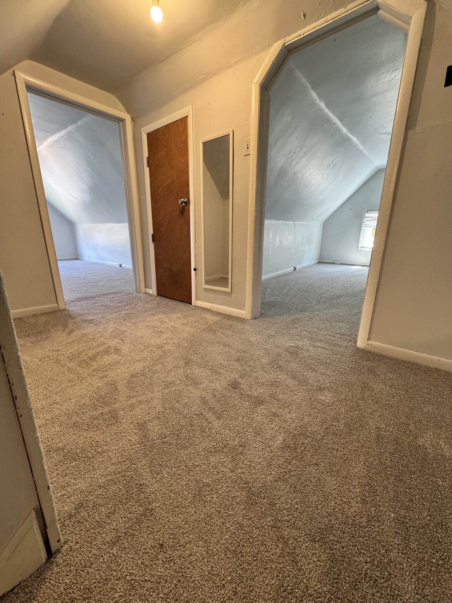 Top floor bedroom/office - 4917 Marion Ave