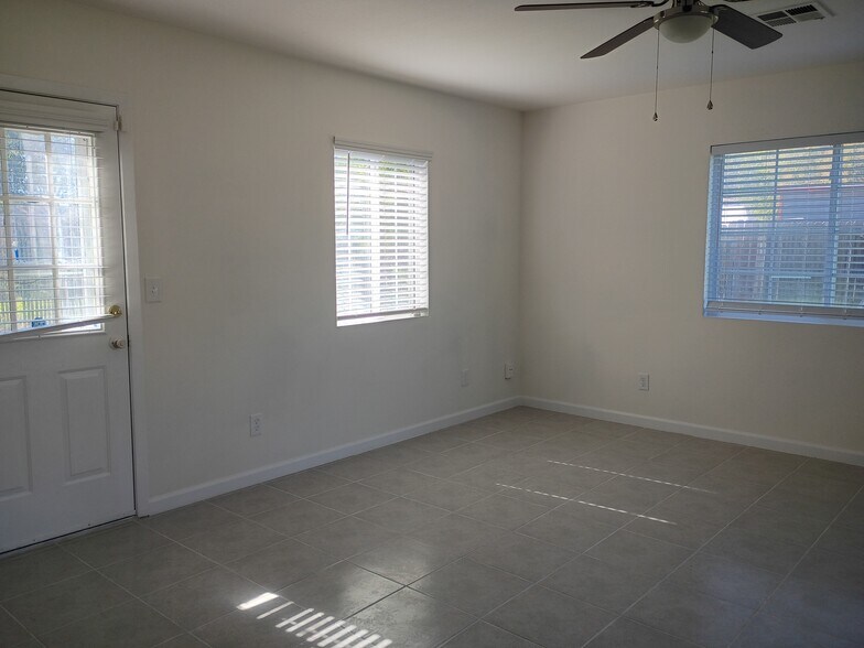 Building Photo - 5605 Layton Dr