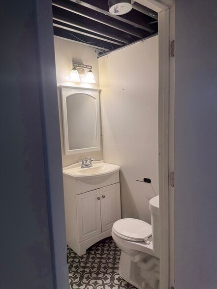 Building Photo - 509 Majestic Dr