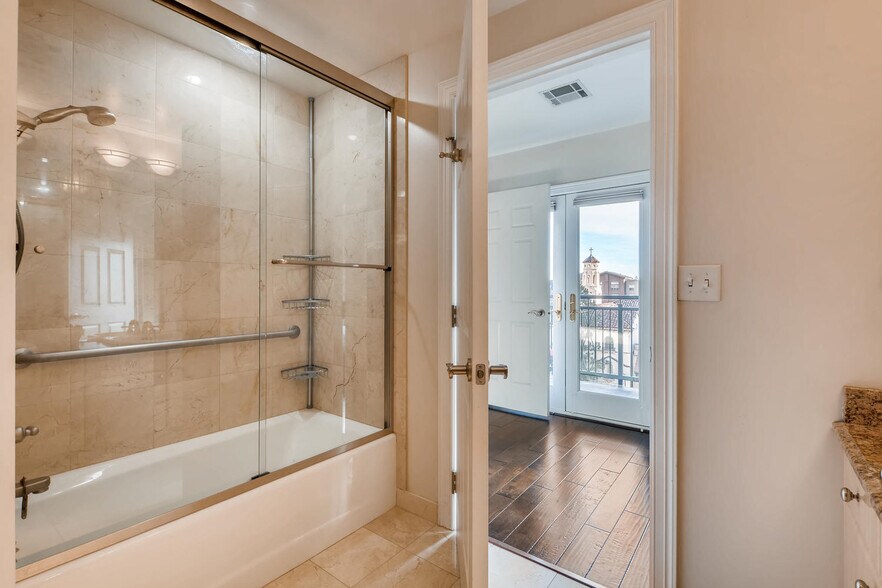 Building Photo - 1827 Grant St