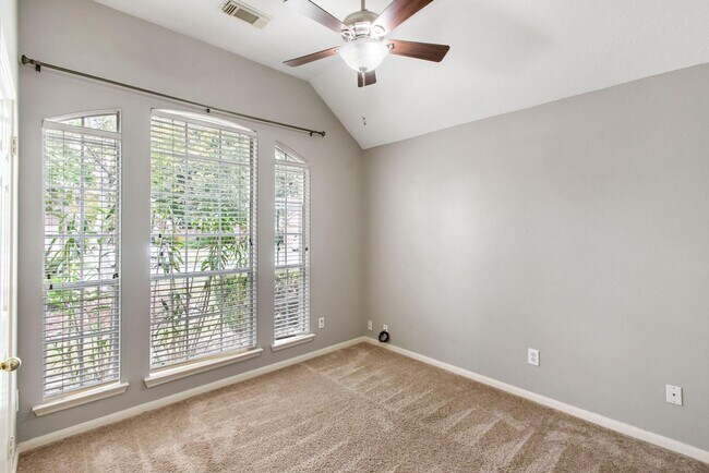 Building Photo - 31010 N Head Dr