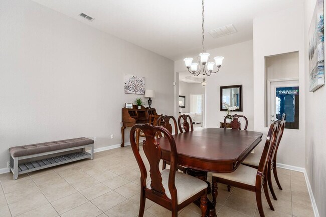 Building Photo - 7782 Basnett Cir