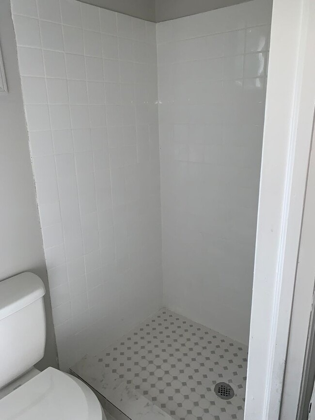 Building Photo - Charming and Modernized Three Bedroom Home...