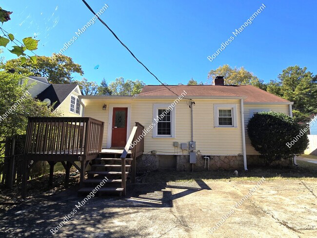 Building Photo - 2520 Constance St