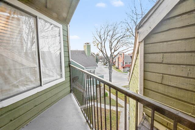 Building Photo - 9815 Walnut St