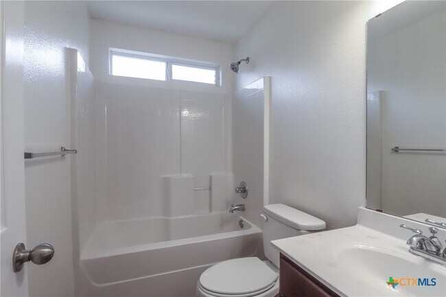 Building Photo - 7819 Bridgepointe Dr