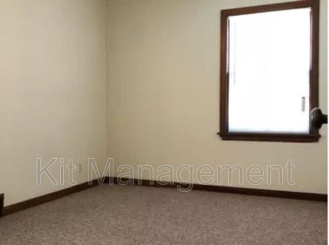 Building Photo - 4290 Monroe St