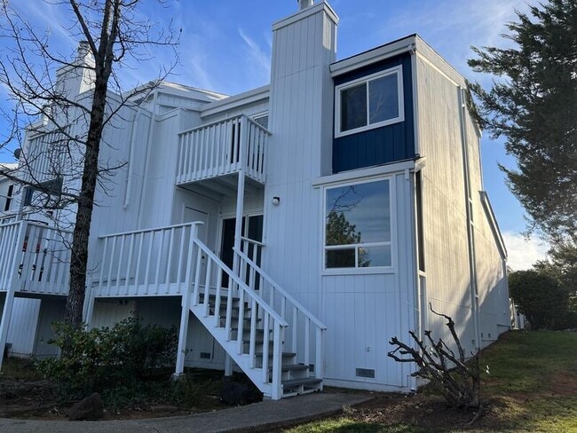 Building Photo - 133 Rockwood Drive - 1