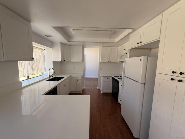 Building Photo - 7538 Hawks Peak Way