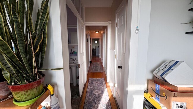 Building Photo - 1712 W 3rd St