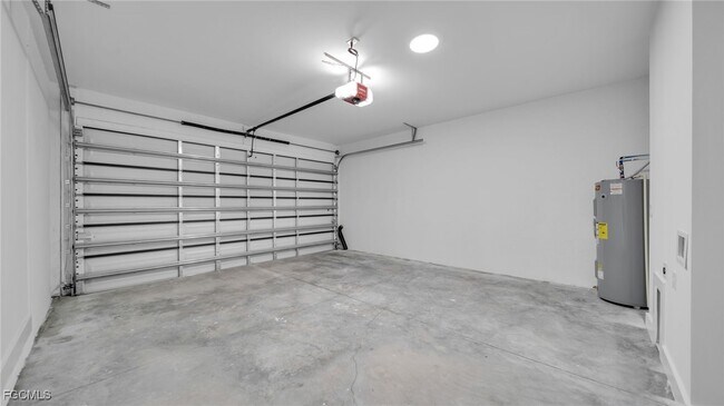 Building Photo - 706 Homer Ave S