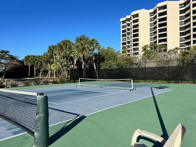 Building Photo - 2026 BEACH RENTAL- 2/2 Condo WITH PRIVATE ENTRY - BEACH PLACE - STEPS THE BEACH!!