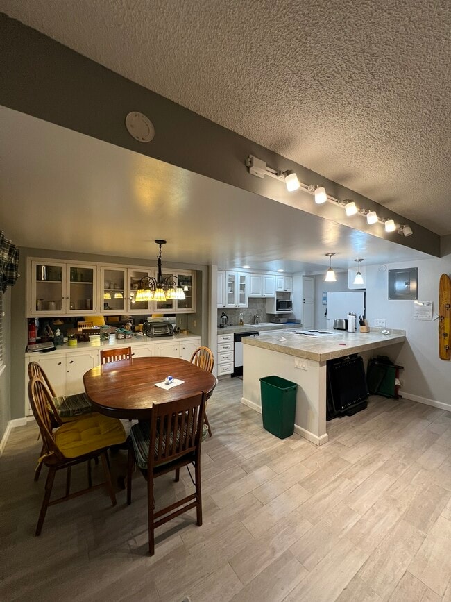 Building Photo - 1120 Herbert Ave