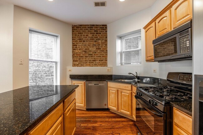 Building Photo - 1010 N Kedzie Ave