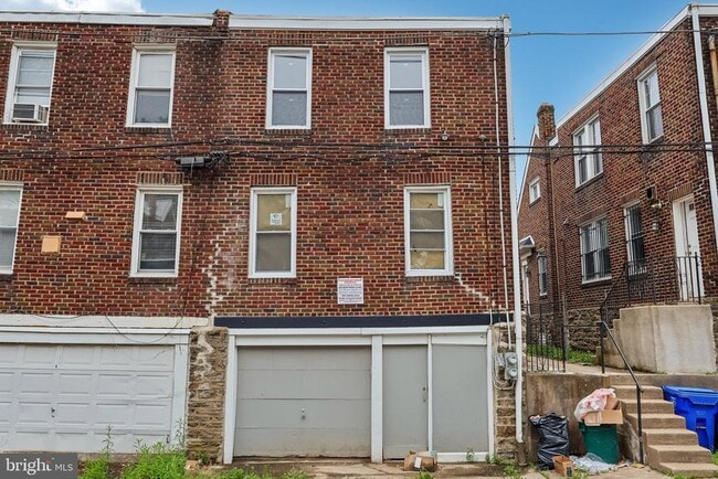 Building Photo - 1827 W Cheltenham Ave