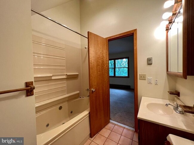 Building Photo - 148 Fieldstone Ln