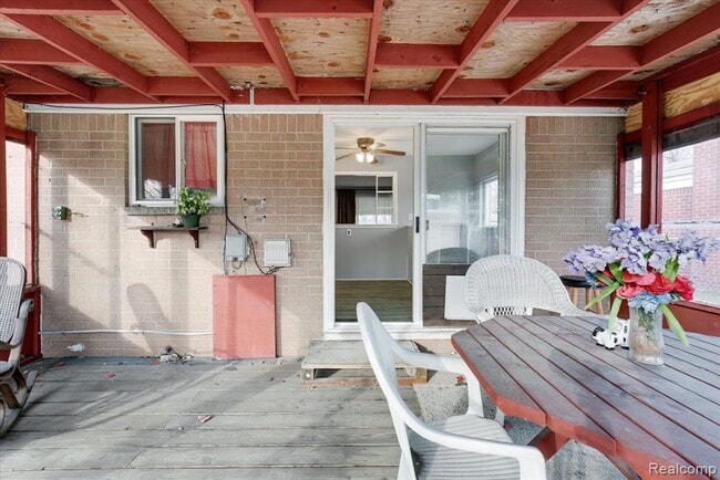 Building Photo - 32536 Warner Dr