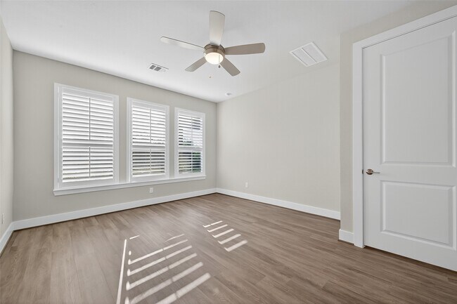 Building Photo - 5350 Lantana River Ln