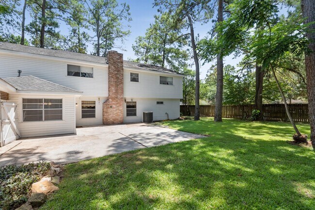 Building Photo - 8218 Oak Moss Dr