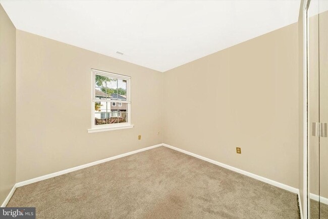 Building Photo - 310 Harry S Truman Dr