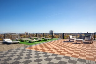 Building Photo - Element 715
