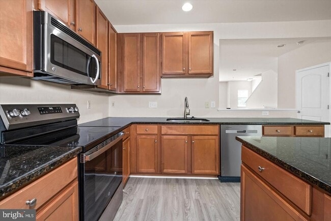 Building Photo - 26 Munro Rd