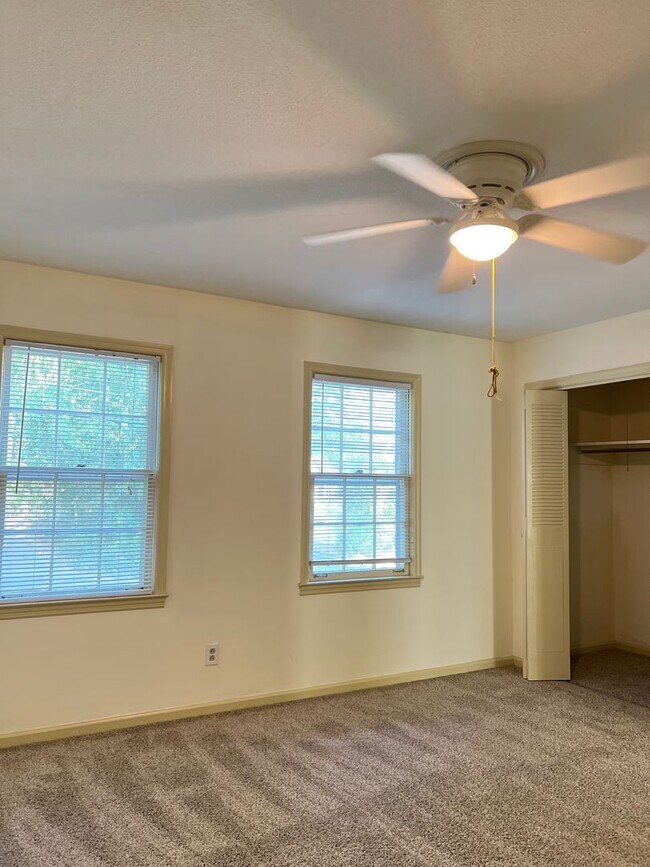 Building Photo - 315 S Pope St