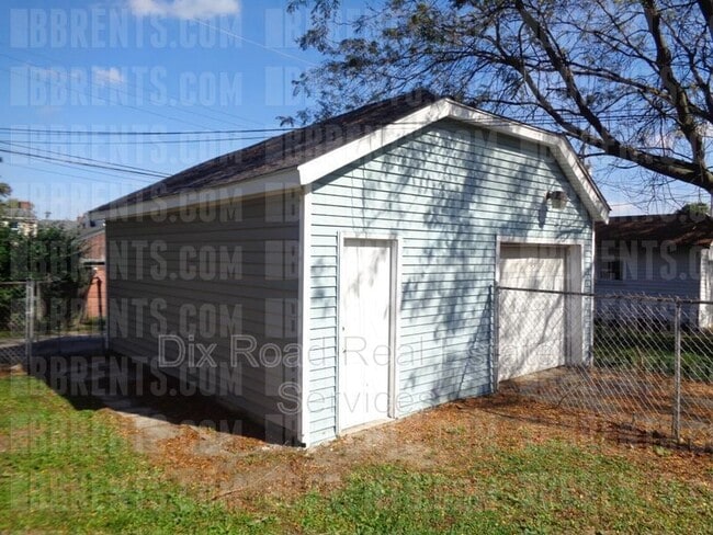 Building Photo - 337-339 Knecht Dr