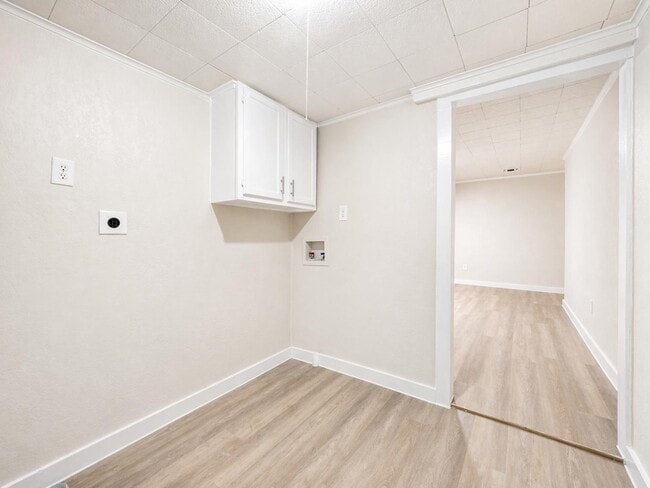 Building Photo - 299 Francis St