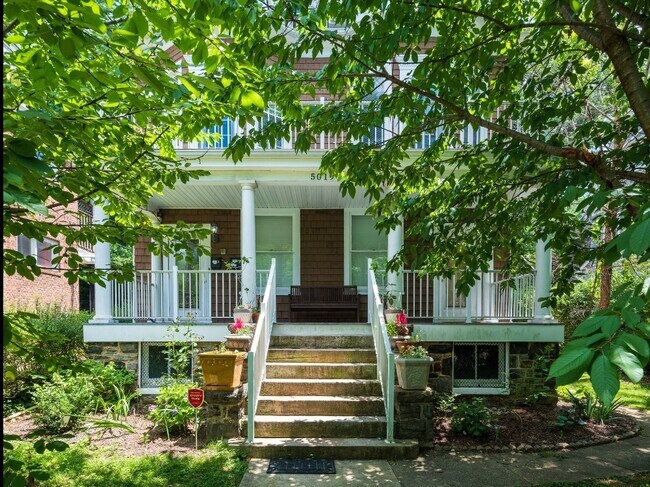 Primary Photo - 5019 Roland Ave