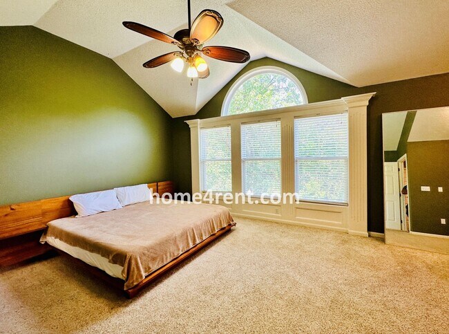 Building Photo - Beautiful Four Bedroom Home in a Quiet Nei...